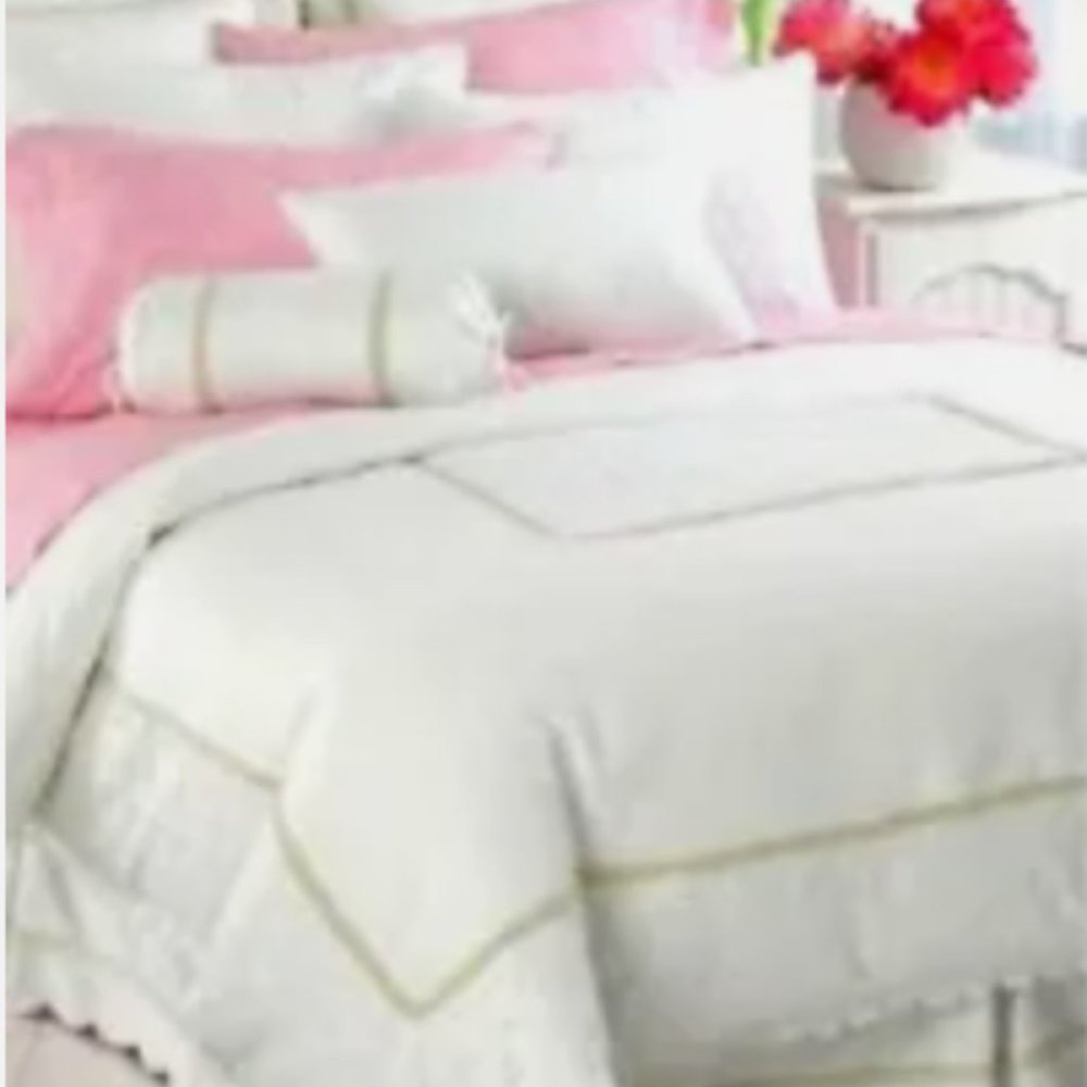 Lilly Pulitzer cotton duvet with sham. Queen